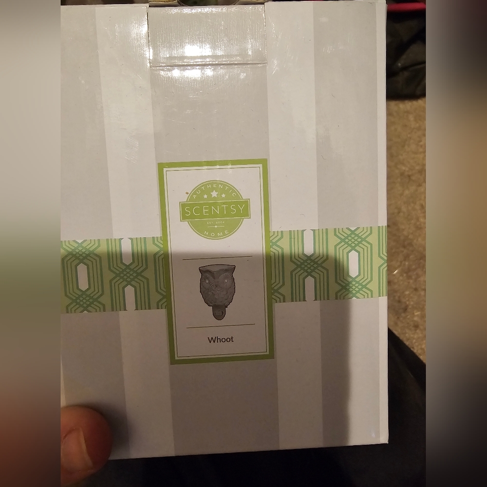 Brand new Scentsy mini wax warmer